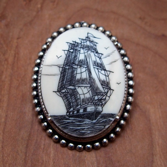 Vintage Jewelry - Scrimshaw Schooner / Sailboat Nautical VTG Brooch